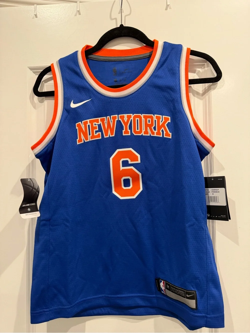 NBA NY Knicks Jersey Youth Nike Kristaps Porzingis Icon Edition Swingman Jersey - Picture 1 of 6
